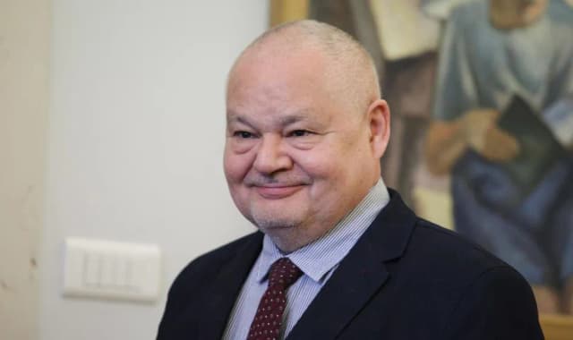 Ile zarabia prezes banku NBP? Zaskakujące kwoty i kontrowersje Ile zarabia prezes banku NBP? Zaskakujące kwoty i kontrowersje